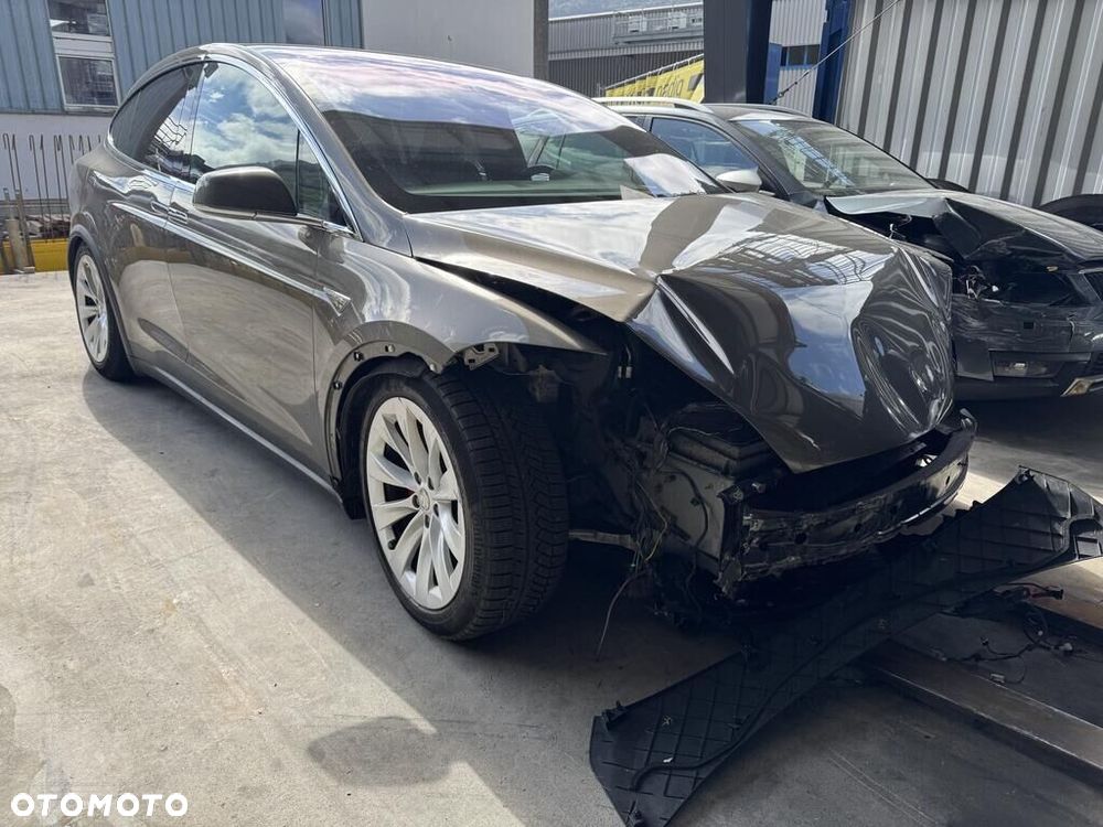 Tesla Model X Performance - 2