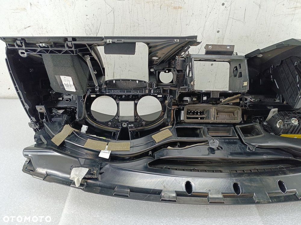 DESKA ROZDZIELCZA, KONSOLA VW PASSAT B7 - 13