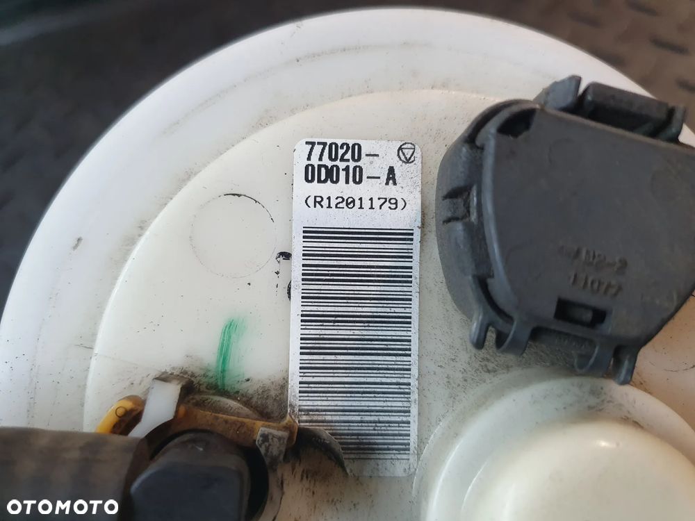 TOYOTA YARIS I 1.3 / 1.0 POMPA PALIWA 77020 0D010 A POSIADAM 2 SZT - 6
