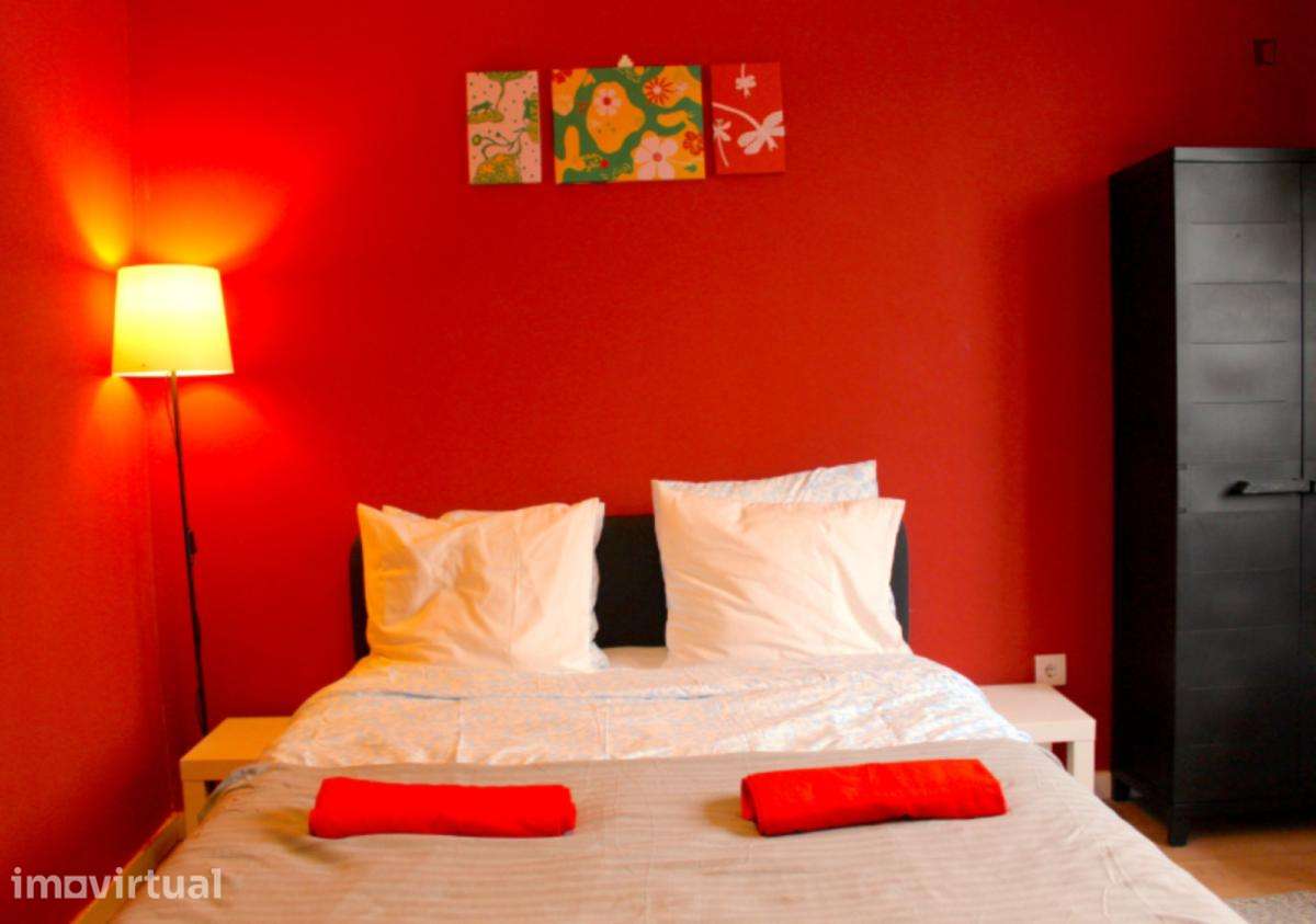 Quarto - localizado em Paranhos Porto - Grande imagem: 2/35