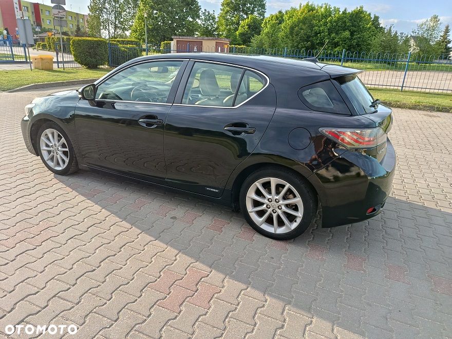 Lexus CT - 10