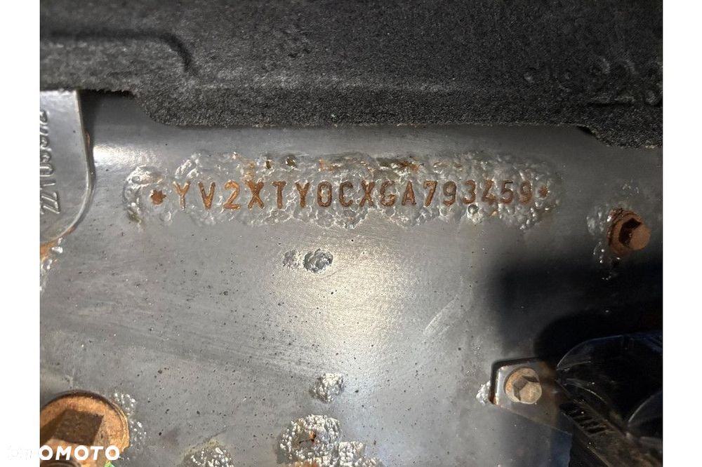 Volvo FM460 6x2 + CARRIER SUPRA 1250 - 24