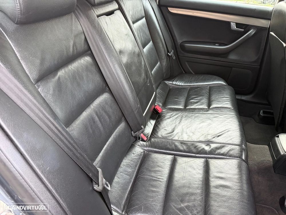 Audi A4 Avant 2.5 TDI quattro S-line - 15