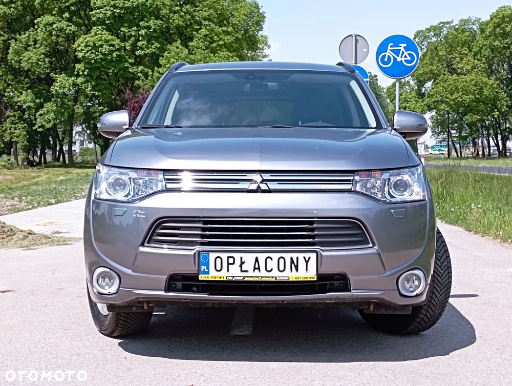 Mitsubishi Outlander 2.0 4WD Top - 9