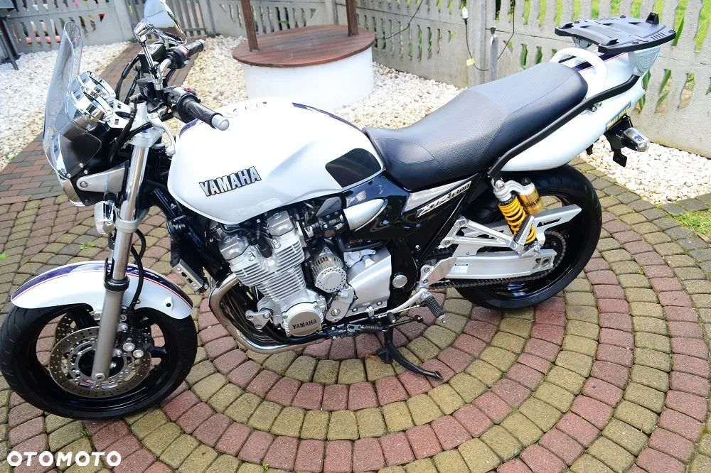 Yamaha XJR - 35