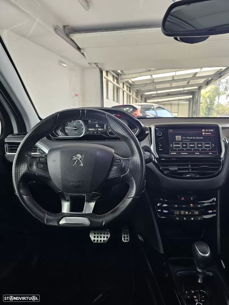 Peugeot 2008 1.2 PureTech GT Line EAT6 - 30