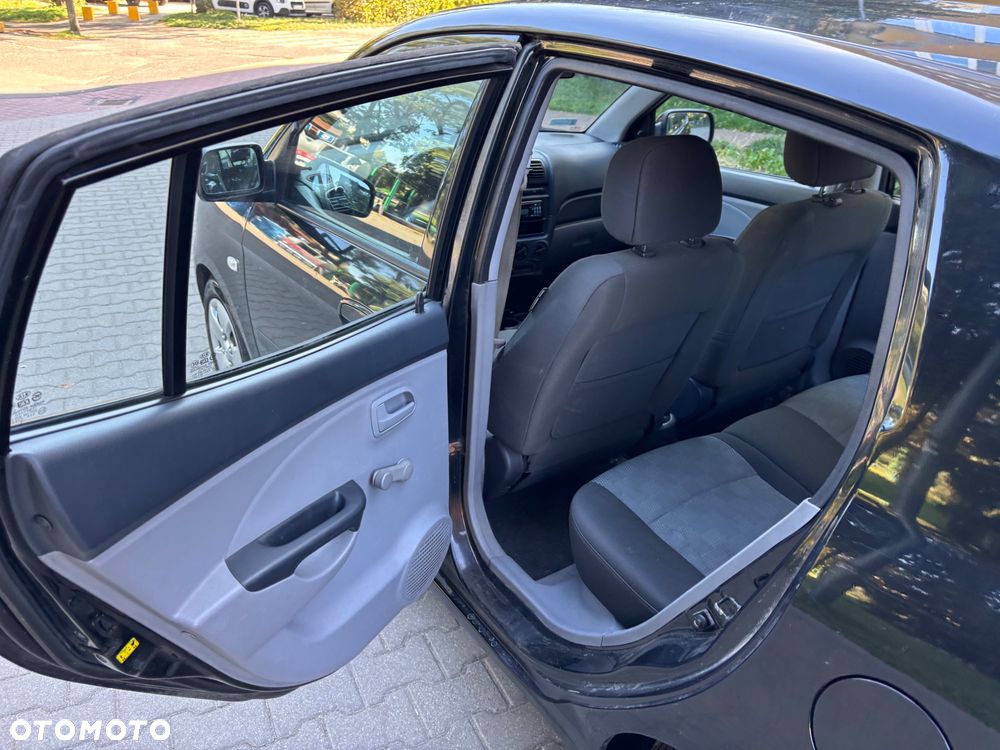 Kia Picanto - 25