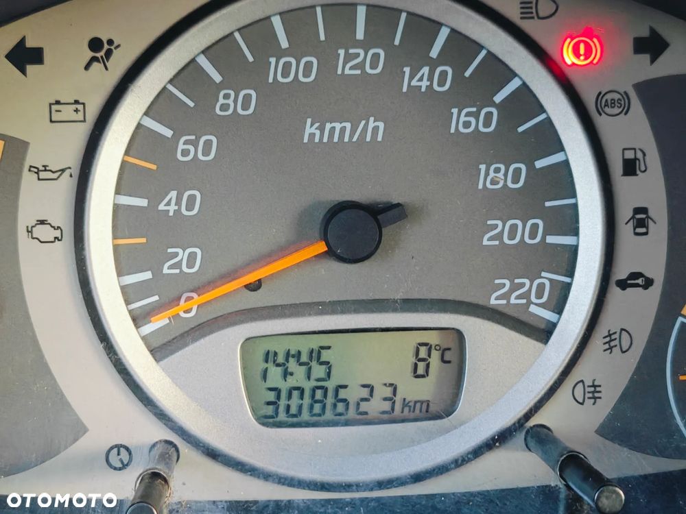 Nissan Almera Tino 1.8 Comfort High - 19