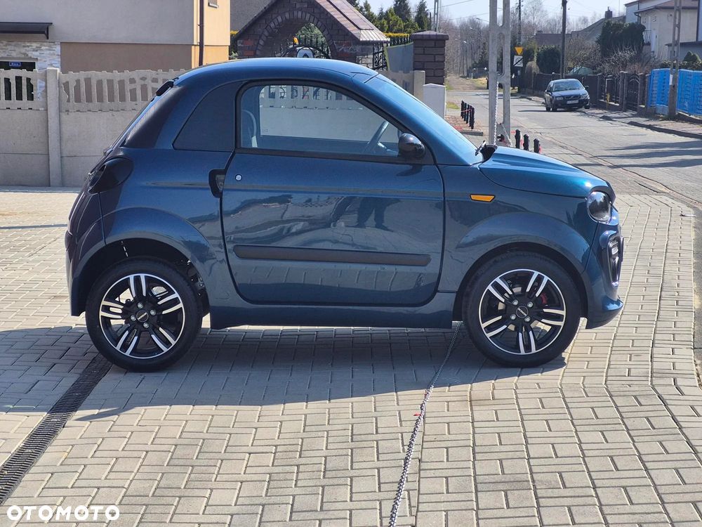 Microcar DUE - 12