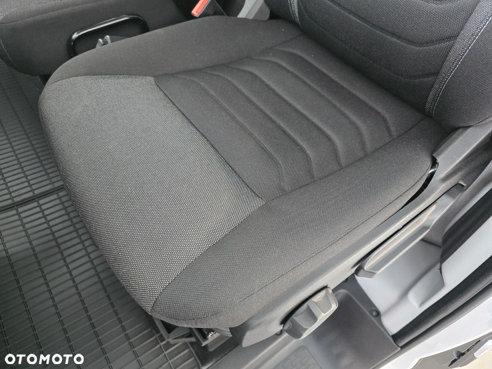 Iveco DAILY 35C16 / 50C16 KONTENER 8PALET WINDA DHOLLANDIA 750Kg 41Tyś km SERWIS ASO IVECO DO OSTATNIEGO Km STAN NOWY NOWY NOWY NA GWARANCJI BOGATA OPCJA WYPOSAŻENIA ASYSTENTY KIEROWCY TEMPOMAT KLIMA KAMERA COFANIA FOTEL KIEROWCY PNEŁMATYCZNY - 33