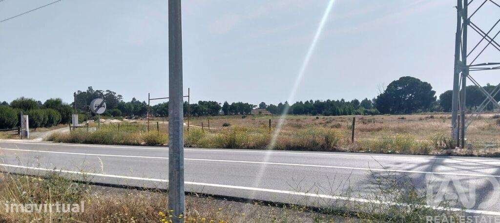 Terreno industrial em Almeirim - Grande imagem: 2/40