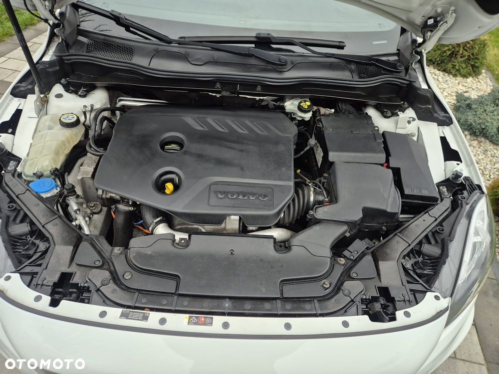 Volvo V40 D2 R Design - 9