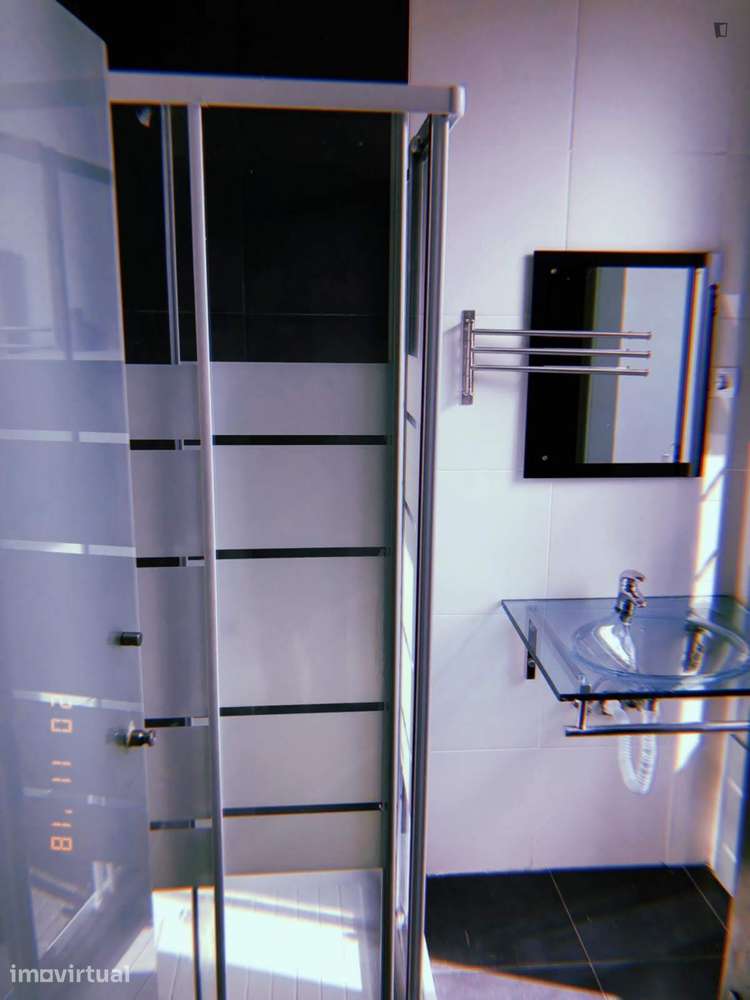 Quarto - localizado em  Coimbra - Grande imagem: 3/4