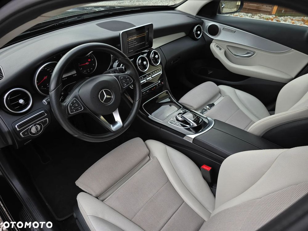 Mercedes-Benz Klasa C 250 (BlueTEC) d T 7G-TRONIC AMG Line - 17