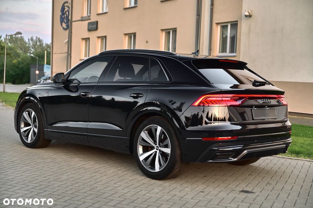 Audi Q8 - 8