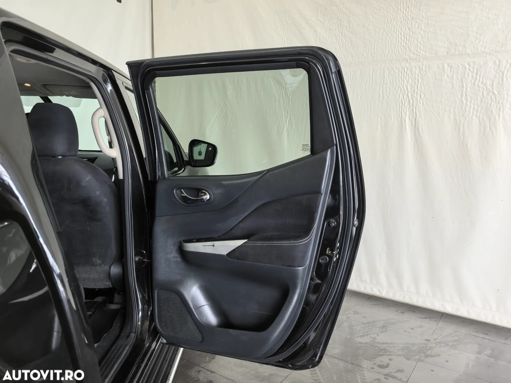 Nissan Navara 2.3 dCi Double Cab N-Connecta - 23