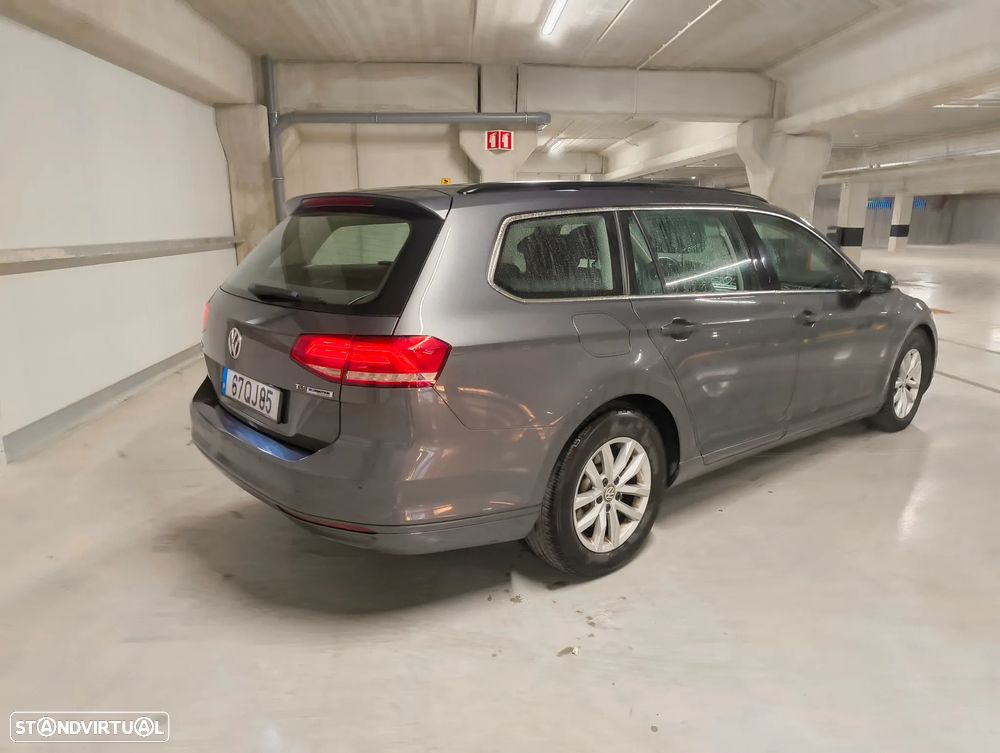 VW Passat Variant 1.6 TDI BlueMotion - 16
