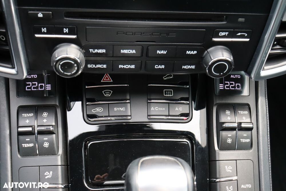 Porsche Cayenne 4.2 L S - 28