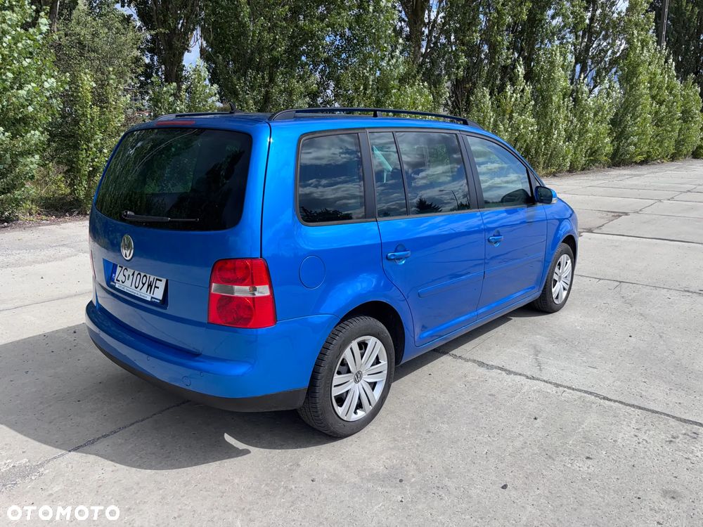 Volkswagen Touran 1.6 FSI - 5