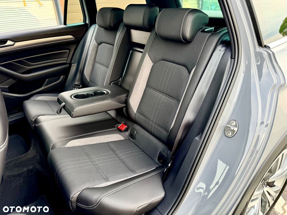 Volkswagen Passat Alltrack 2.0 TDI SCR DSG 4Motion - 32