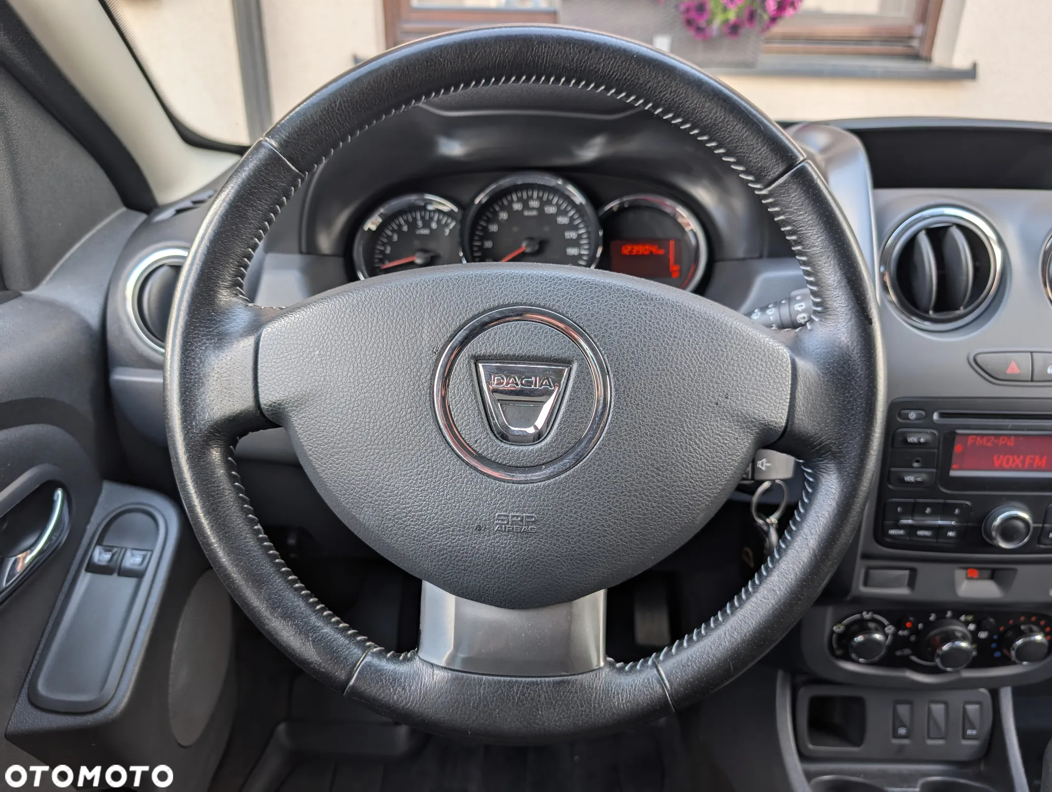 Dacia Duster 1.6 SCe Laureate S&S - 30