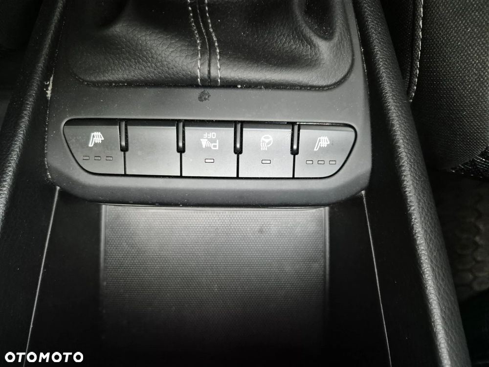 Kia Rio 1.2 M - 10