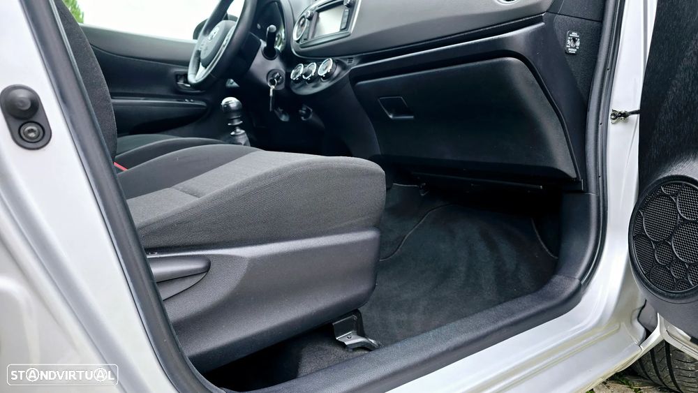Toyota Yaris 1.33 VVT-i Comfort+P.Style - 35