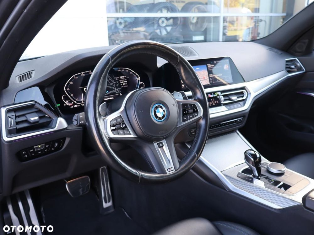 BMW Seria 3 330e M Sport sport - 5