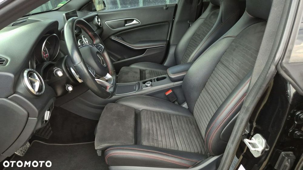 Mercedes-Benz CLA 200 7G-DCT AMG Line - 15
