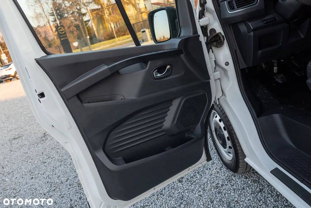 Renault TRAFIC - 21