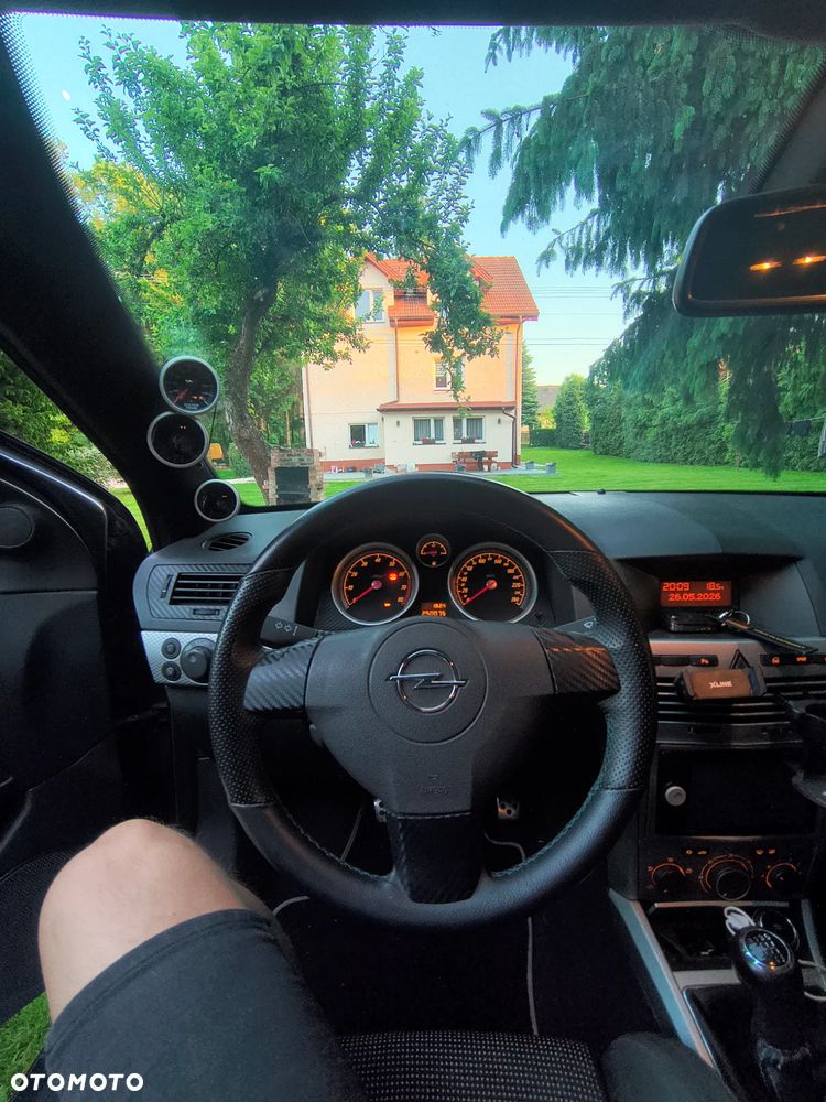Opel Astra 2.0 T OPC - 11