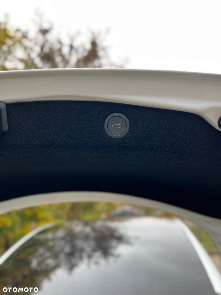 Tesla Model 3 Long Range AWD - 31