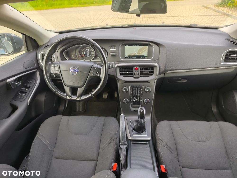 Volvo V40 D2 - 23