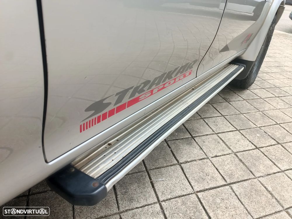 Mitsubishi L200 2.5 TD Strakar Sport HT - 13