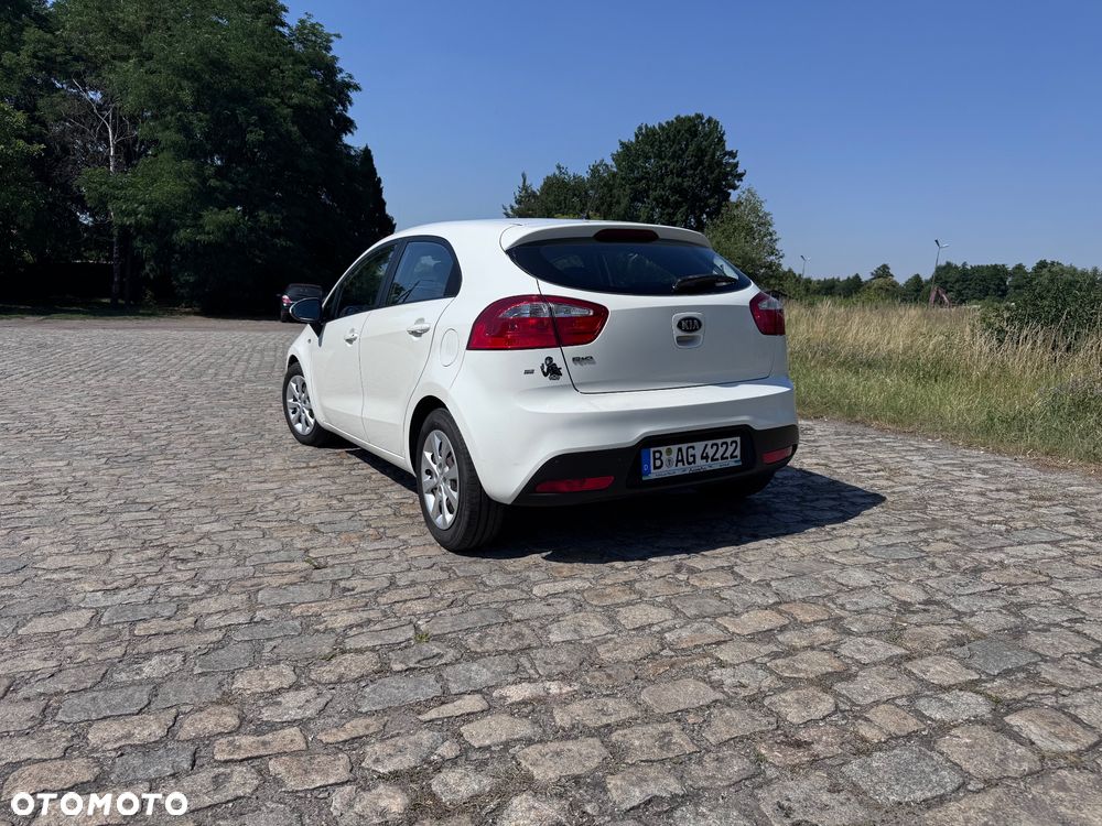 Kia Rio 1.2 Attract - 10