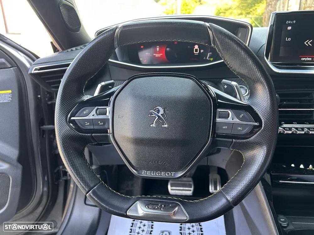 Peugeot 2008 1.2 PureTech GT Line - 26