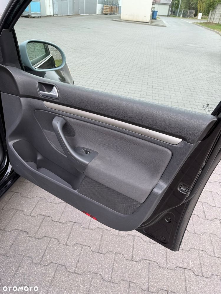 Volkswagen Golf V 1.9 TDI Comfortline - 28