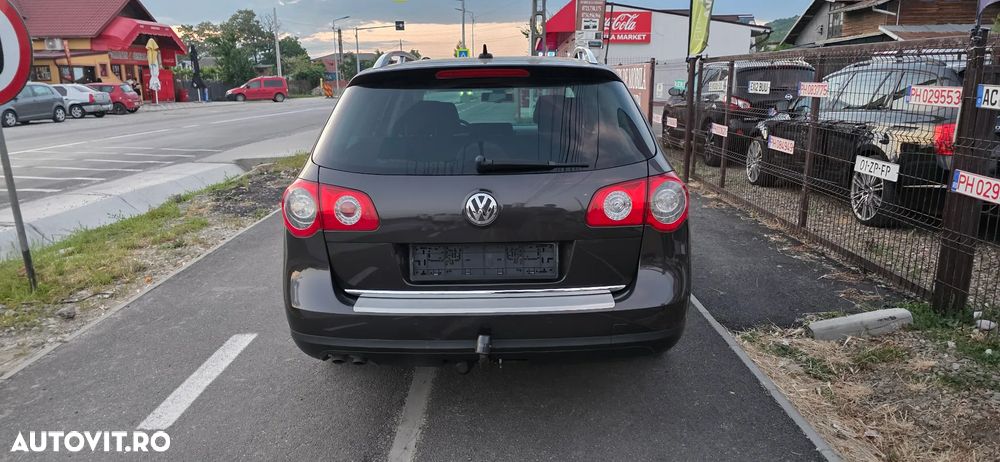 Volkswagen Passat 2.0 TDI DPF Highline - 24