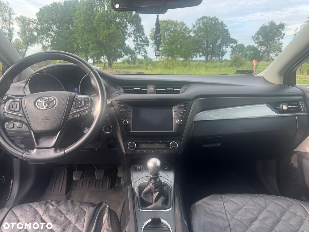 Toyota Avensis 2.0 D-4D Premium - 8