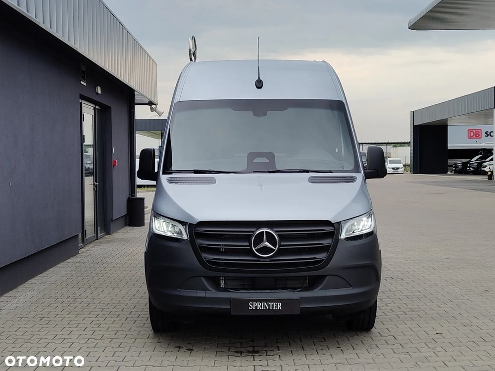 Mercedes-Benz Sprinter - 4