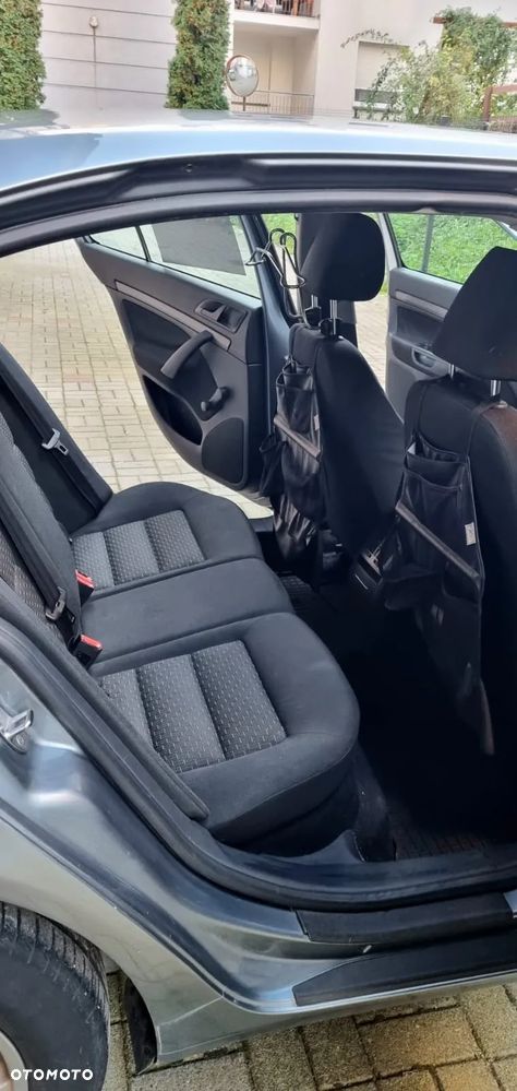 Skoda Octavia 1.6 Tour - 9