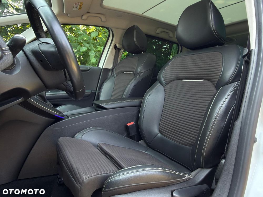 Renault Grand Scenic Gr 1.7 Blue dCi Bose EDC - 11