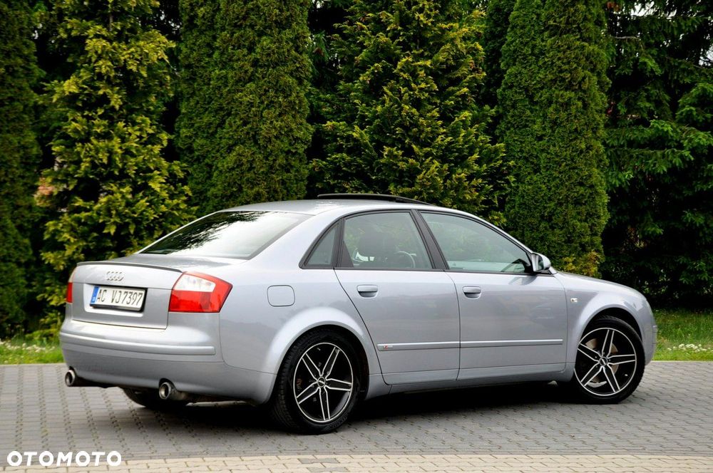 Audi A4 Limousine - 5