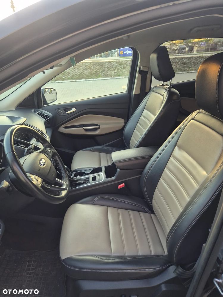 Ford Escape 2.0 EcoBoost AWD Titanium - 11