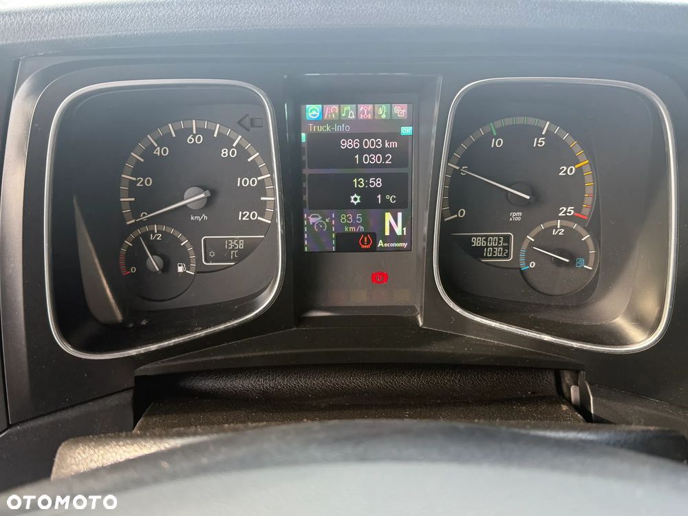Mercedes-Benz Actros - 17