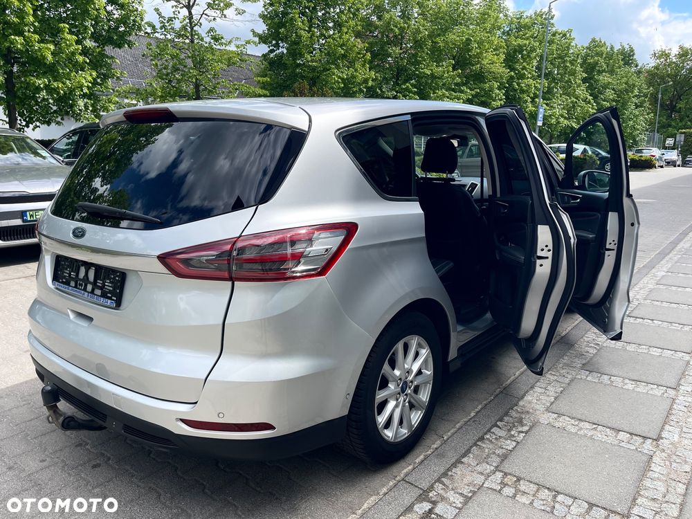 Ford S-Max - 17