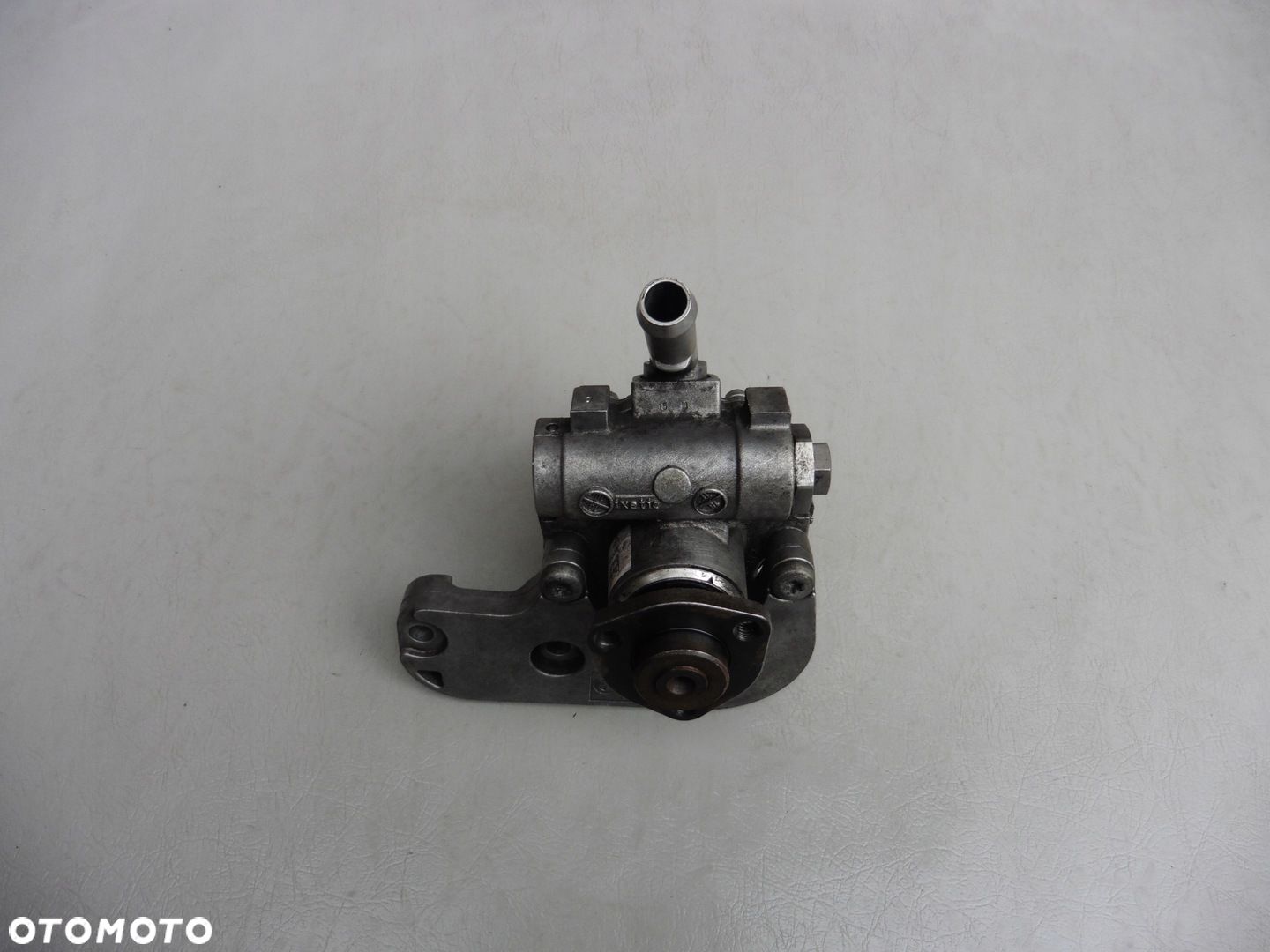 Pompa wspomagania BMW X1 E84 E87 E90 E91 E92 2,0 D N47 19A11 - 1