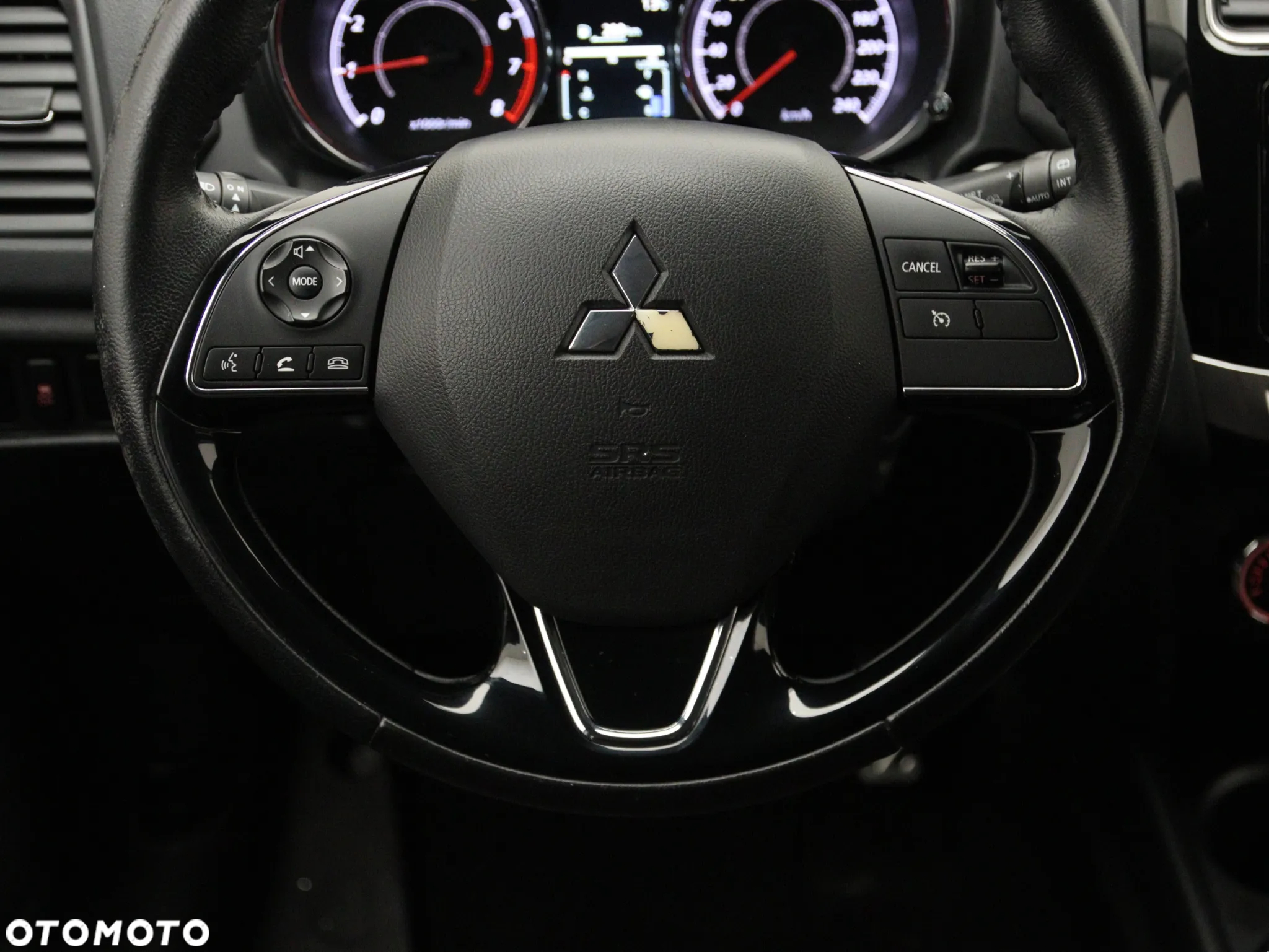 Mitsubishi ASX 1.6 2WD Instyle - 18