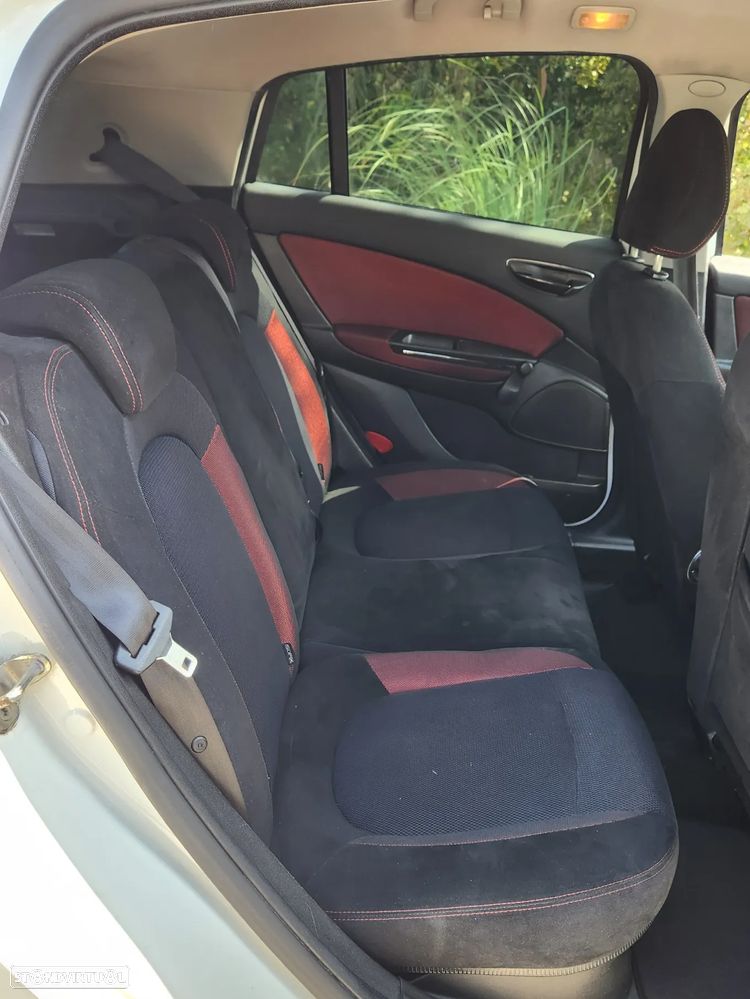 Fiat Bravo 1.6 M-Jet Sport - 10