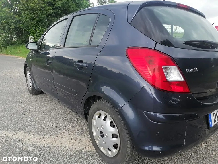 Opel Corsa 1.2 16V Essentia - 9